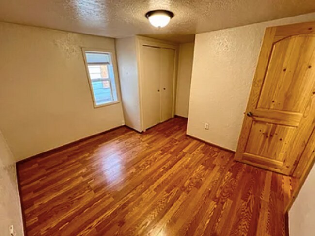 Building Photo - 330 Ashurst Ave