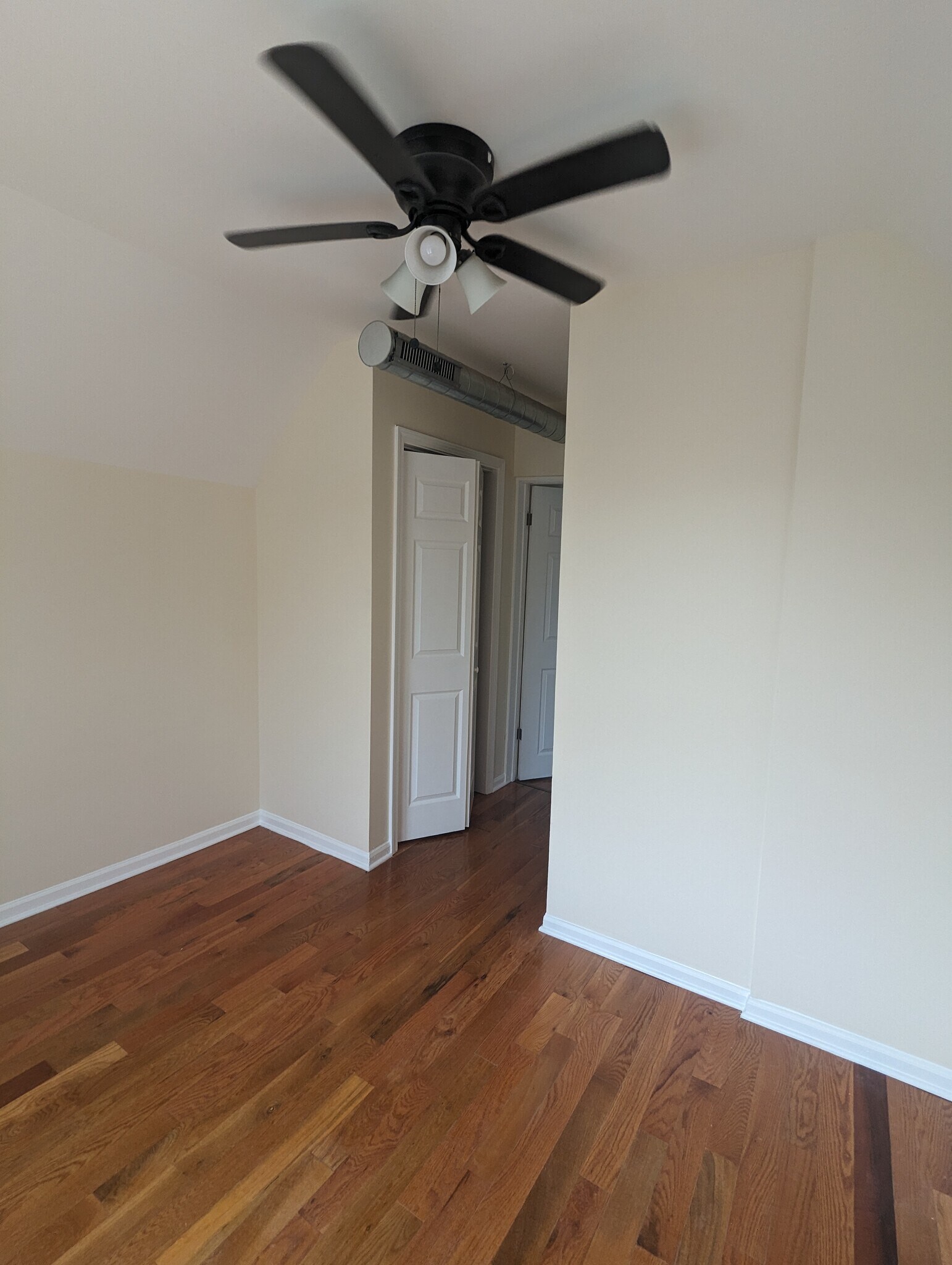 Building Photo - 7042 S Kimbark Ave