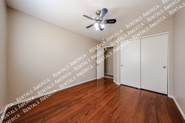 Building Photo - 9202 W MacKenzie Dr