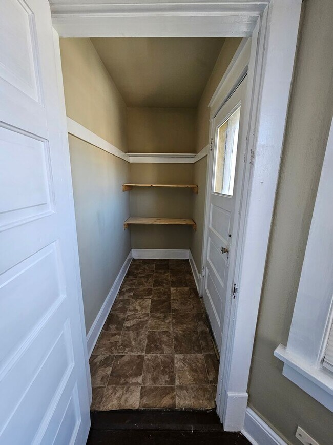 Building Photo - BNH- 2482