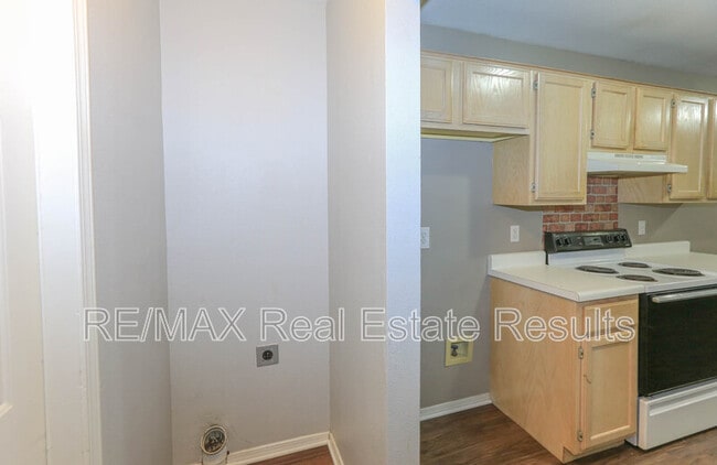 Building Photo - 2306 W Roselawn St