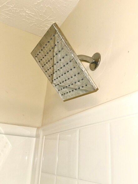 Building Photo - 2418 Piering Dr