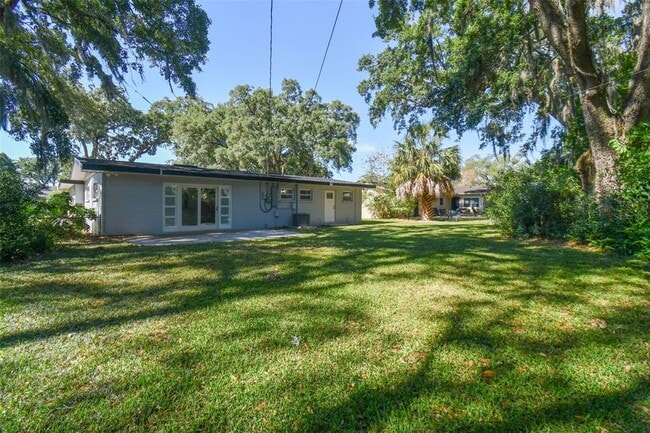 Building Photo - 535 W Palmeden Dr