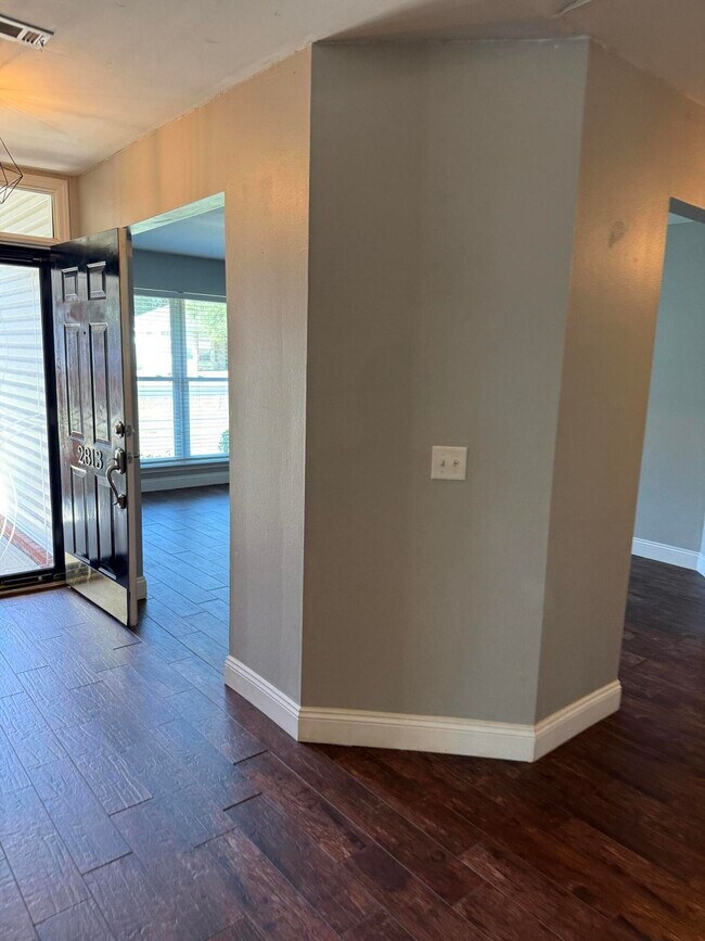 Building Photo - 2813 Atoka Trail