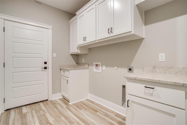 Building Photo - 908 Meadowlark Ln