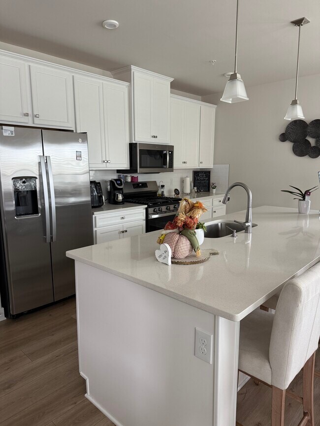 Building Photo - 6655 Citory Way