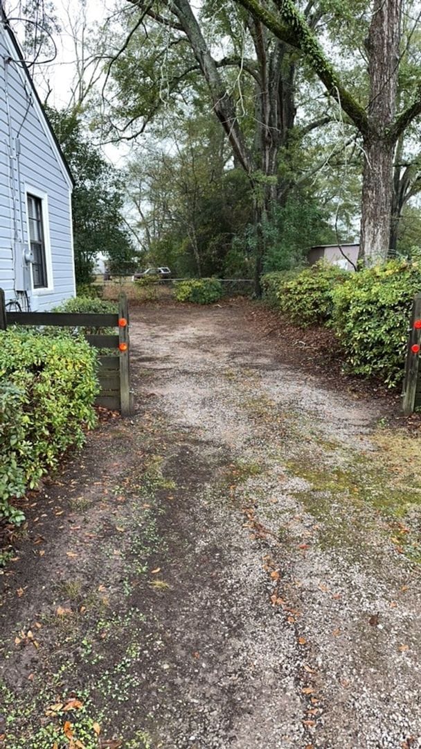 Building Photo - 204 Thames St