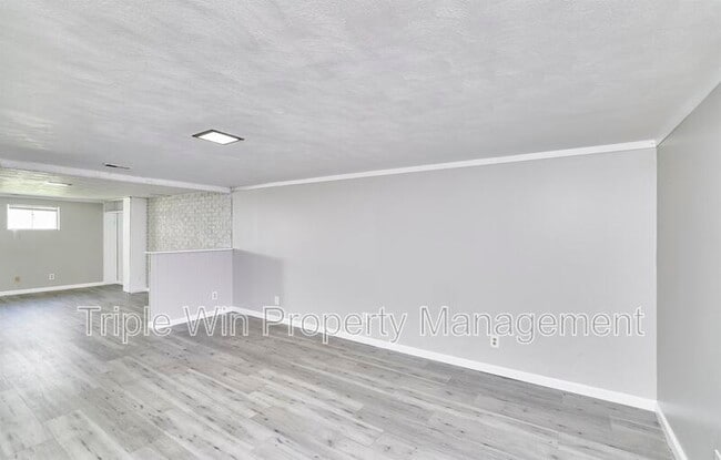 Building Photo - 10531 Fabick Dr