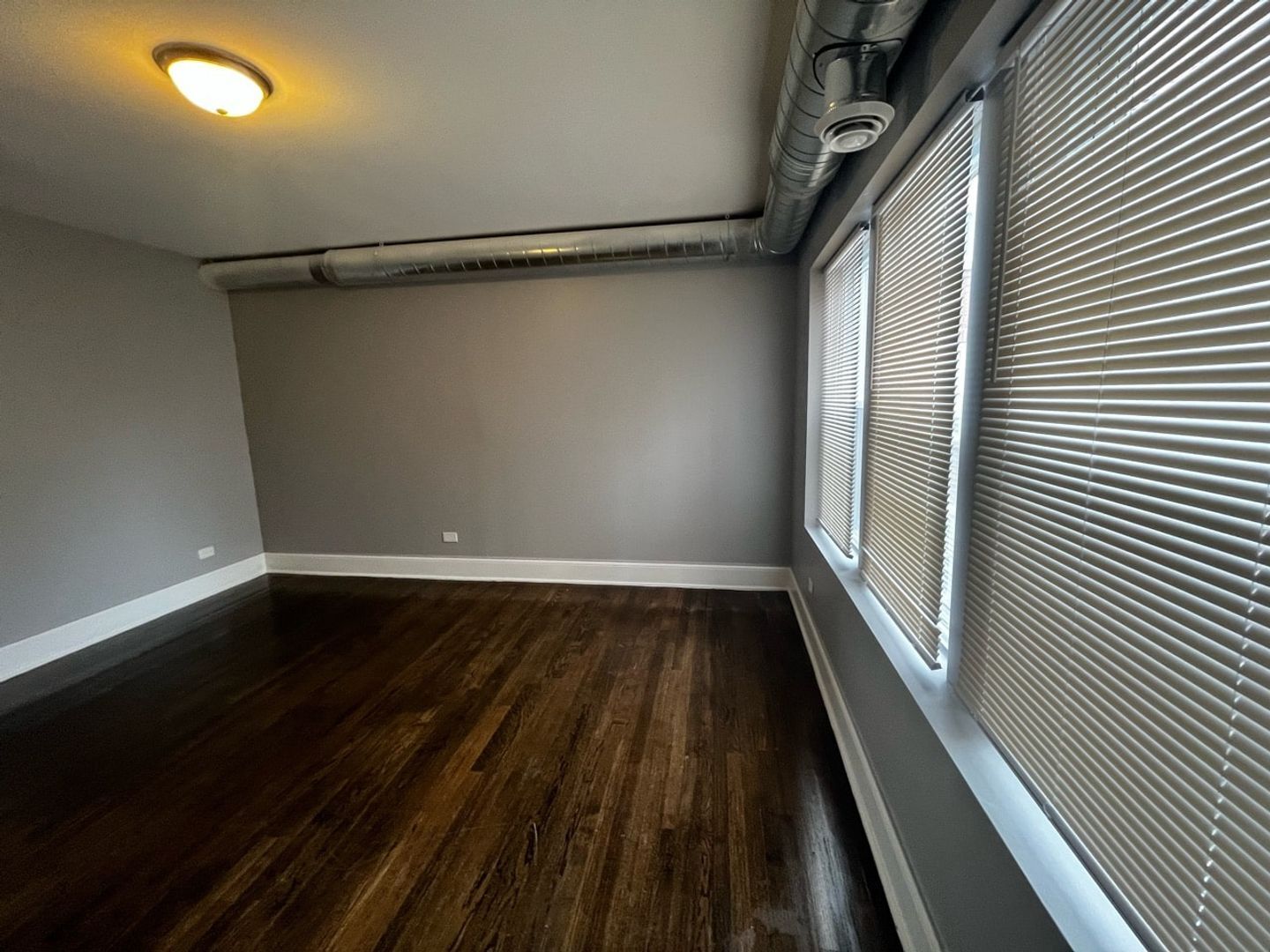 Building Photo - 7517 S Yale Ave