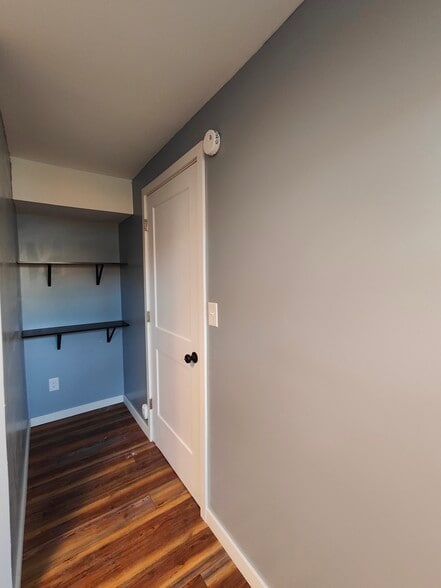 Hallway master - 410 E Rose St