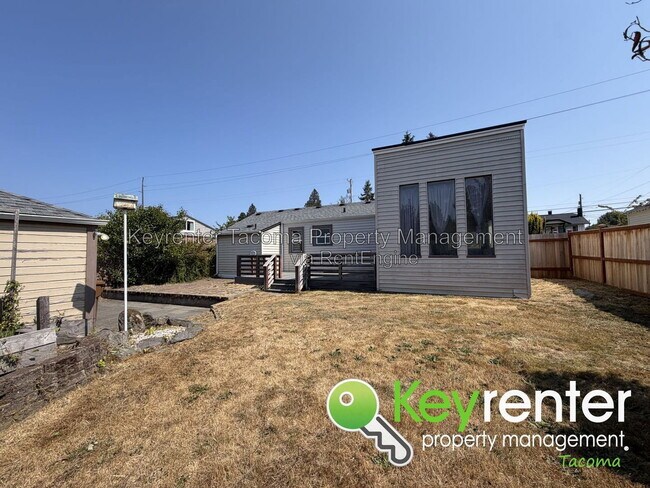 Building Photo - 1408 N Proctor St