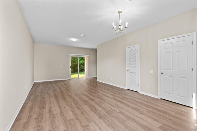 Building Photo - 310 Scrub Jay Dr