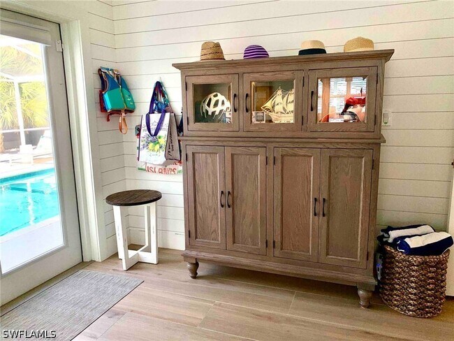 Building Photo - 1530 Mandarin Rd