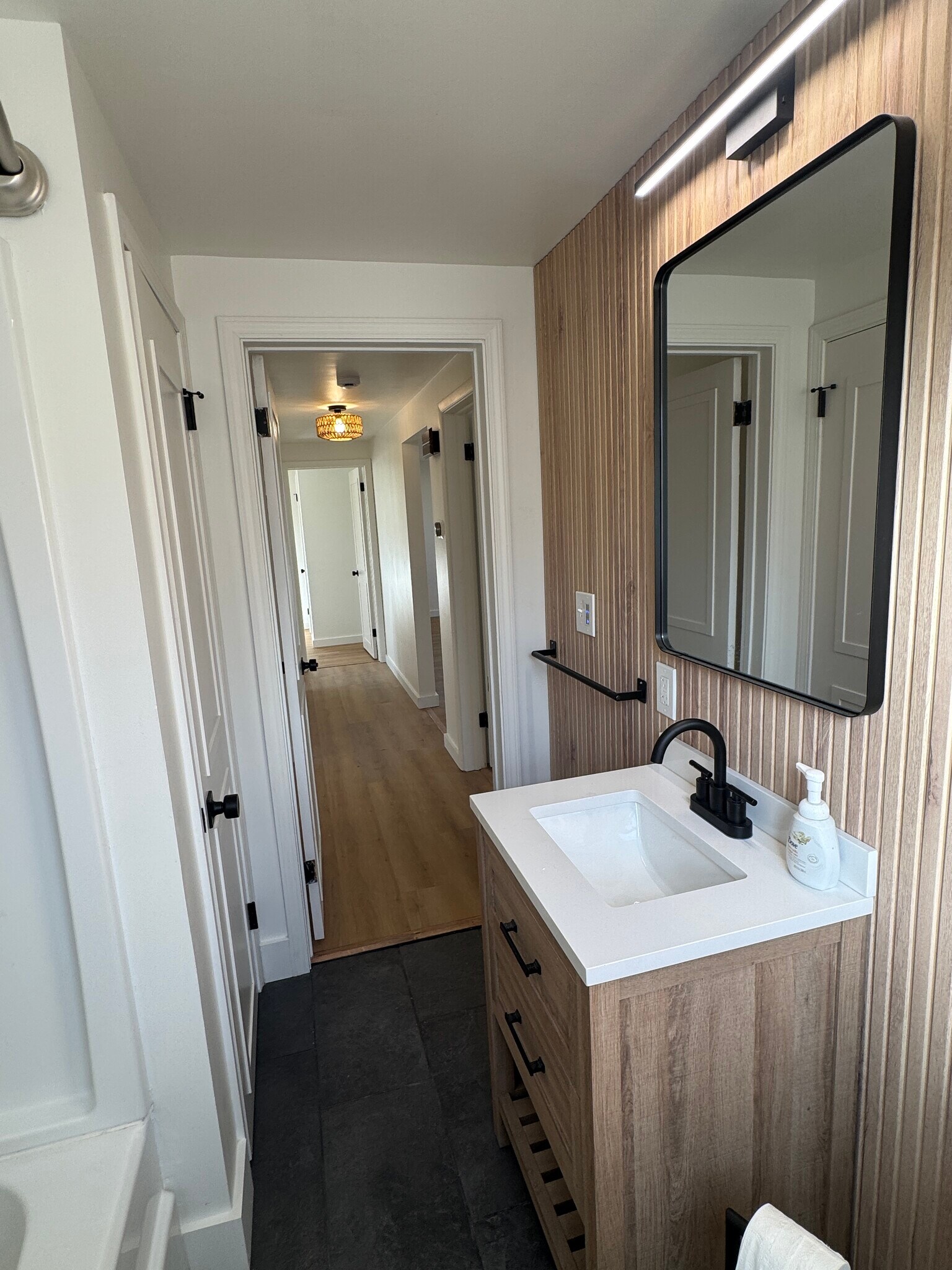 Bathoom - 249 Dunlop Ave