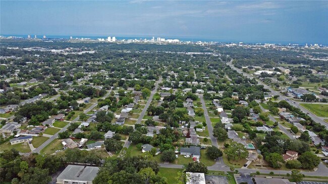 Building Photo - 1311 Hillcrest Dr