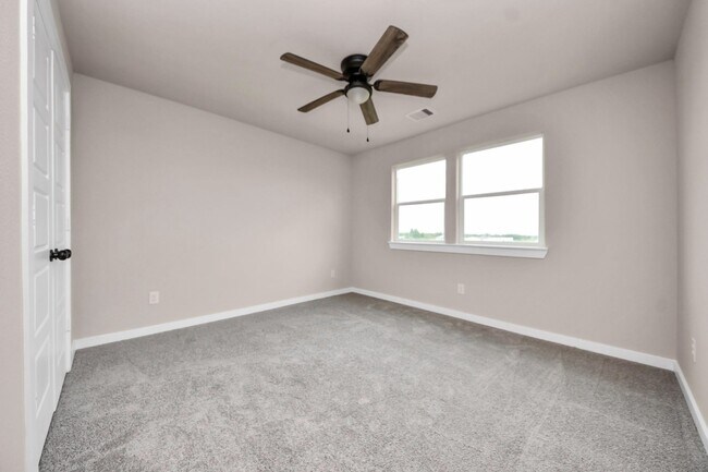 Building Photo - 11141 Rd 5503