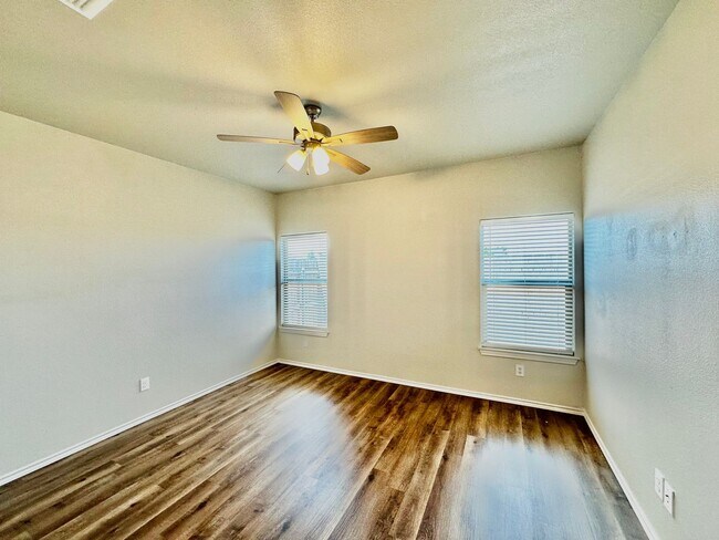 Building Photo - 1224 Donald Preston Dr