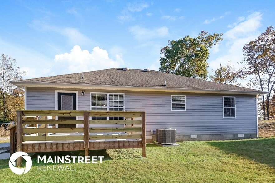 Building Photo - 1336 Railroad Dr