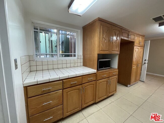 Building Photo - 1516 Talmadge St