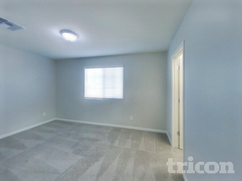 Building Photo - 8631 E Peralta Ave