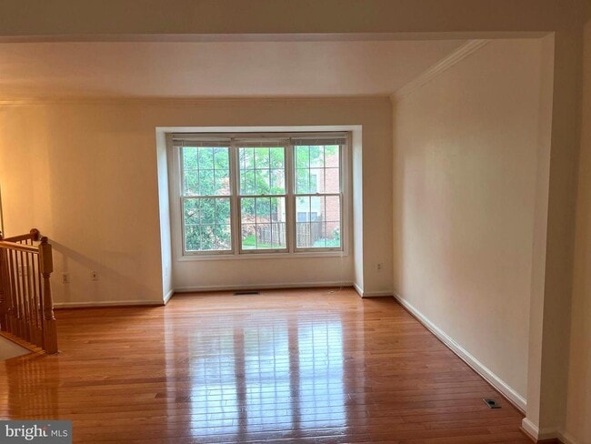 Building Photo - 5144 Woodfield Dr