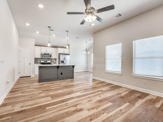 Building Photo - 608 Blue Fish Ct
