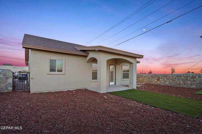 Building Photo - 3496 David Palacio Dr