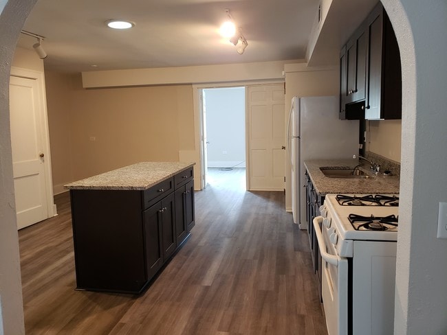 Building Photo - 311 E Main St