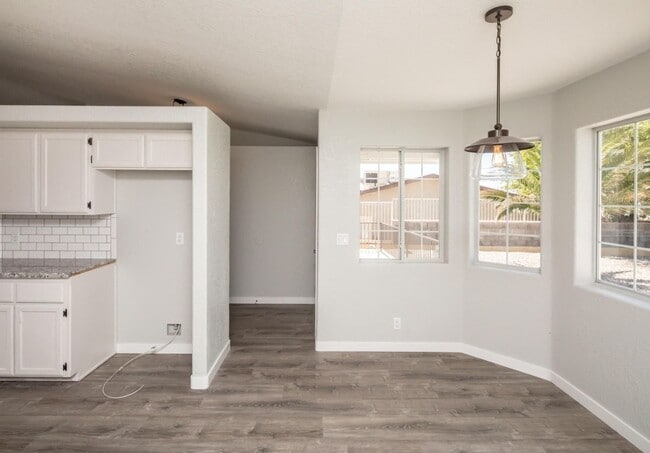 Building Photo - 3 Bedroom, 2.5 Bath, 2 Car Garage Home