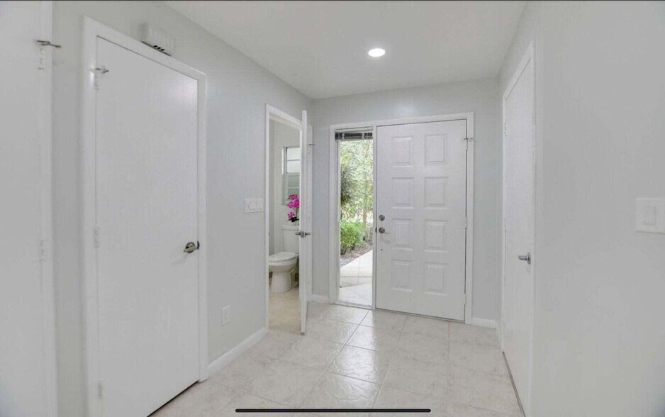 Building Photo - 5286 Sapphire Valley