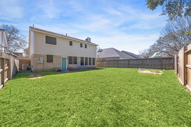 Building Photo - 8030 Log Hollow Dr