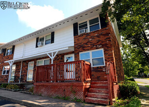 Building Photo - Affordable 2 Bedroom, 1 Bath Townhouse - A...