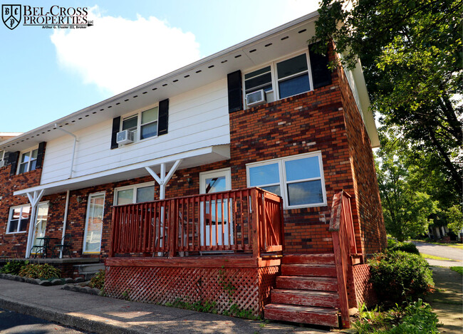 Primary Photo - Affordable 2 Bedroom, 1 Bath Townhouse - A...