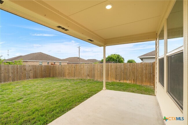 Building Photo - 5102 Karen Grn Dr