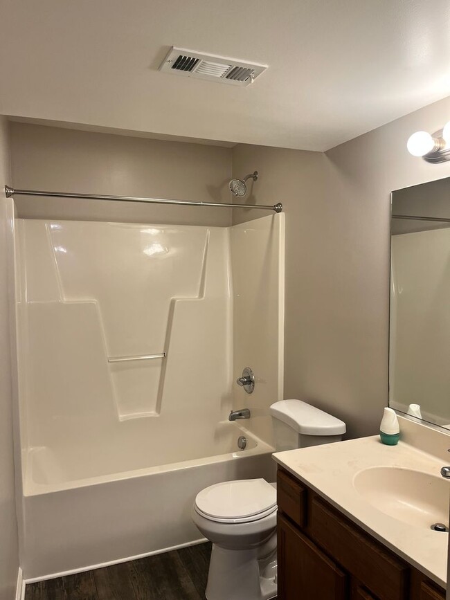 Building Photo - Two bedroom, 1.5 bath condo in High Point-...