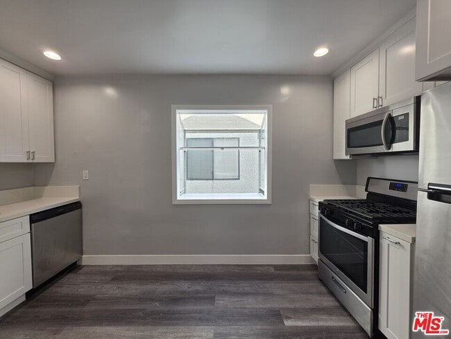 Building Photo - 105 Roswell Ave