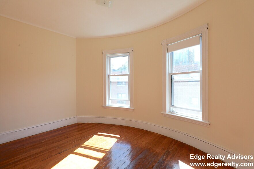 Building Photo - 3 Washburn Terrace