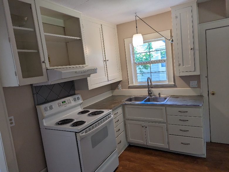 Building Photo - 2075 Berry St SE