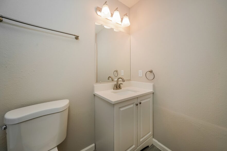 Building Photo - 4312 Village Trace Dr