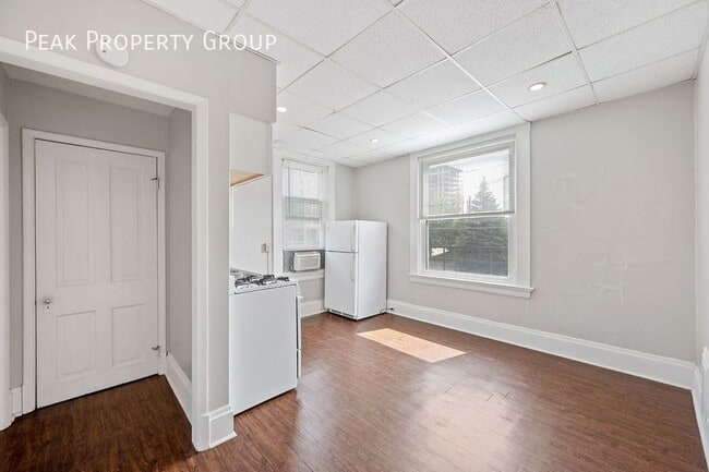 Building Photo - 2549 University Ct