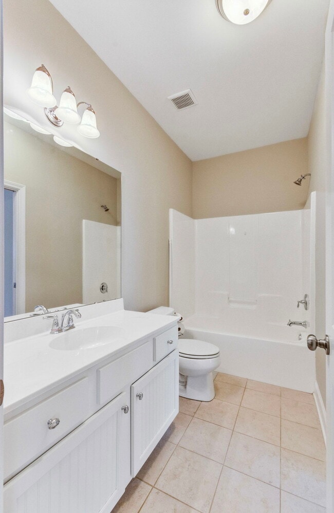 Building Photo - 2005 Kings Gate Ln