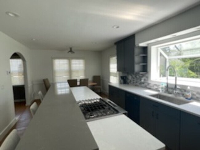 Building Photo - 509 Potter Ave