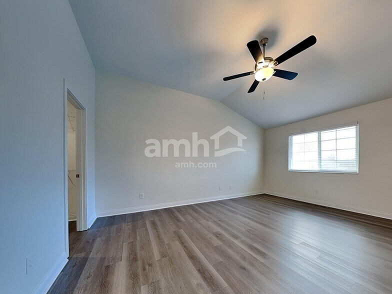 Building Photo - 2243 Bluegrama Dr