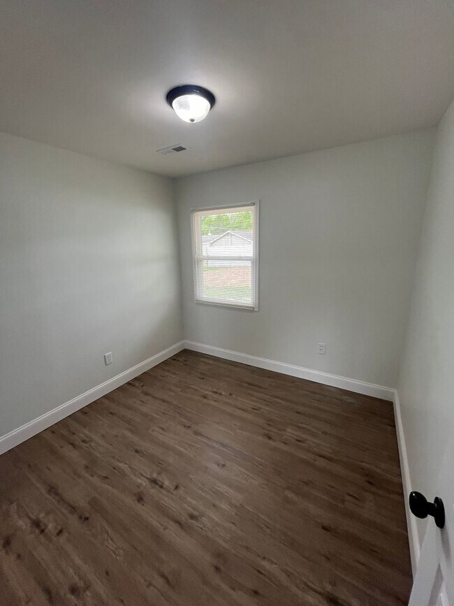 Building Photo - 23 Mimosa Ln