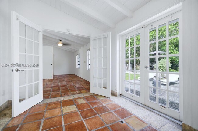 Building Photo - 2300 S Miami Ave