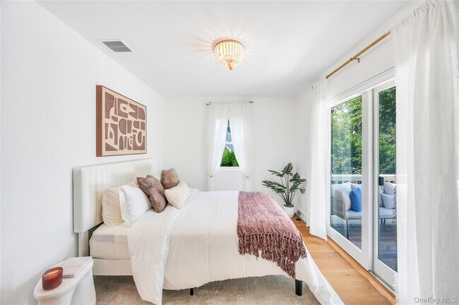 Building Photo - 9 Pine Tree Rd