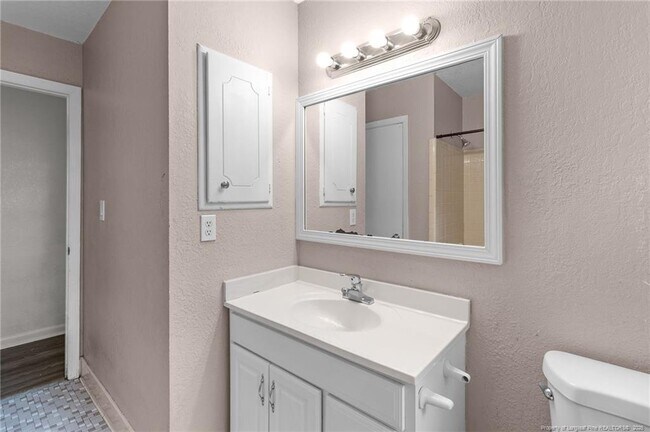 Building Photo - 161 Summerhill Rd