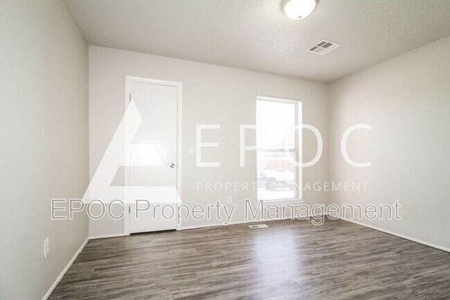 Building Photo - 2621 SW 99th St