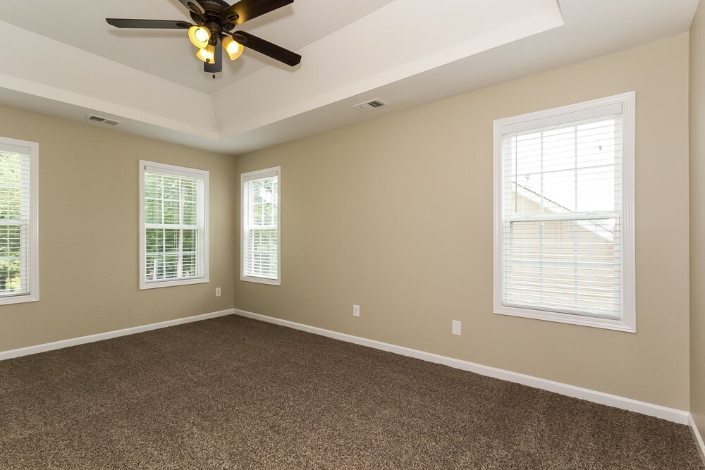 Building Photo - 83 Oak Park Square