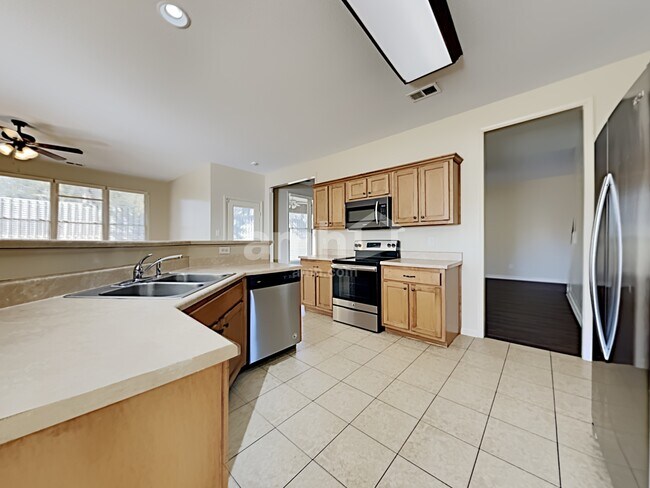 Building Photo - 7450 Shadow Run Lane